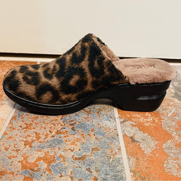 💋NWOB! Incredible BOC Fur & Leopard Print, Fur Lined Clogs! - Picture 4 of 12